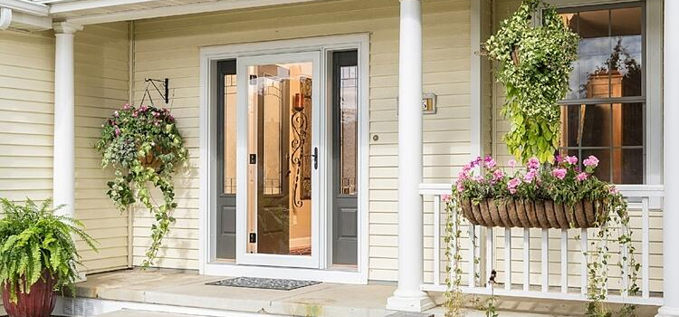 screen door installation in Alum Rock